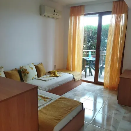 Yungata Apartment in Stella Maris , ЮНГАТА Апартамент
