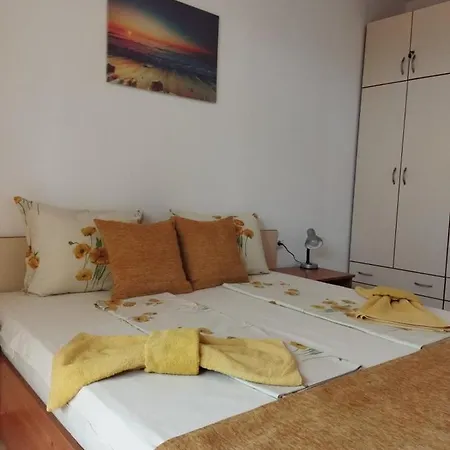 Yungata Apartment in Stella Maris , ЮНГАТА *